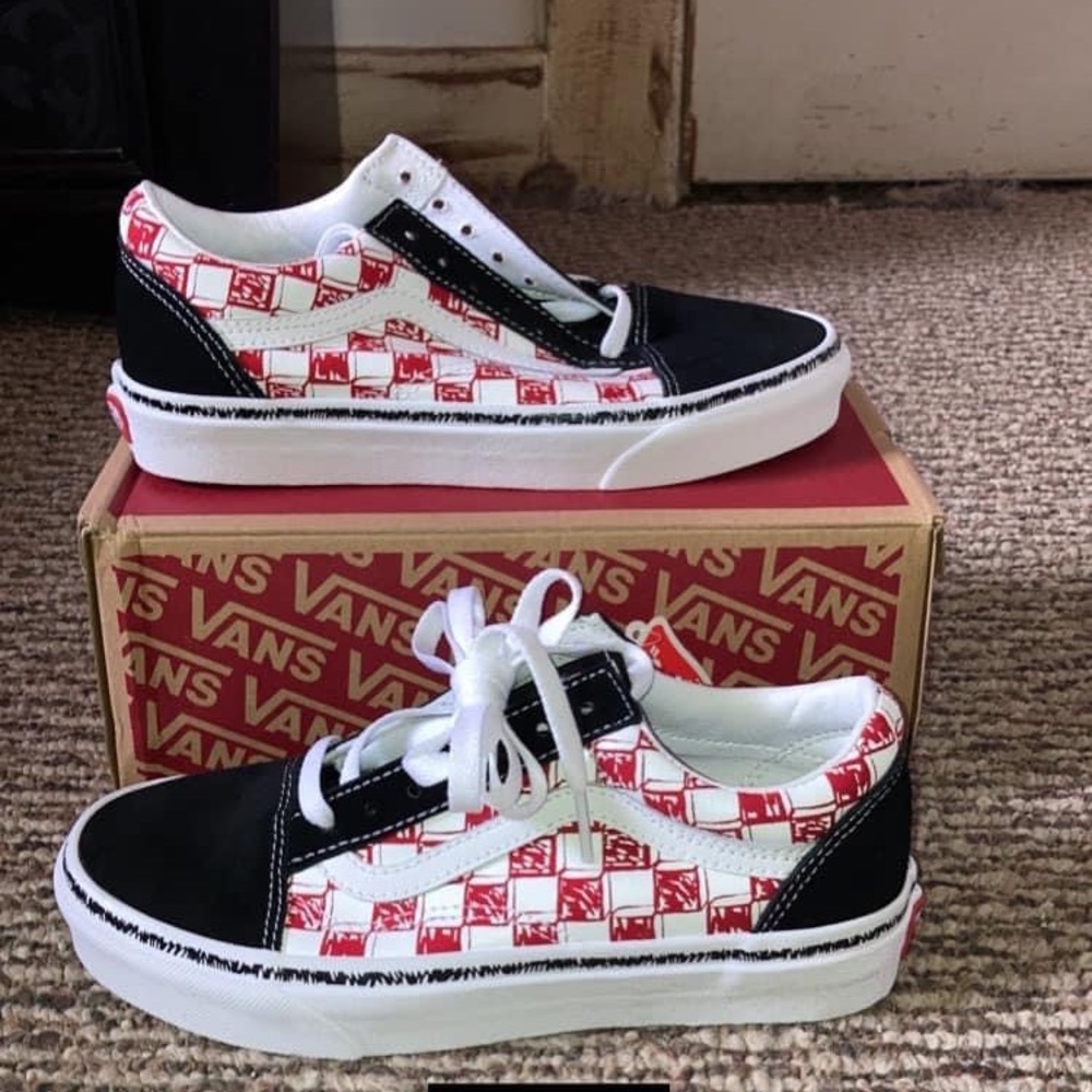 Size 6.5, brand new, never worn